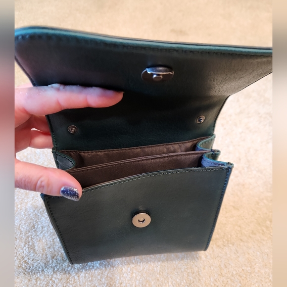 matt and nat dark green clutch - Picture 3 of 6